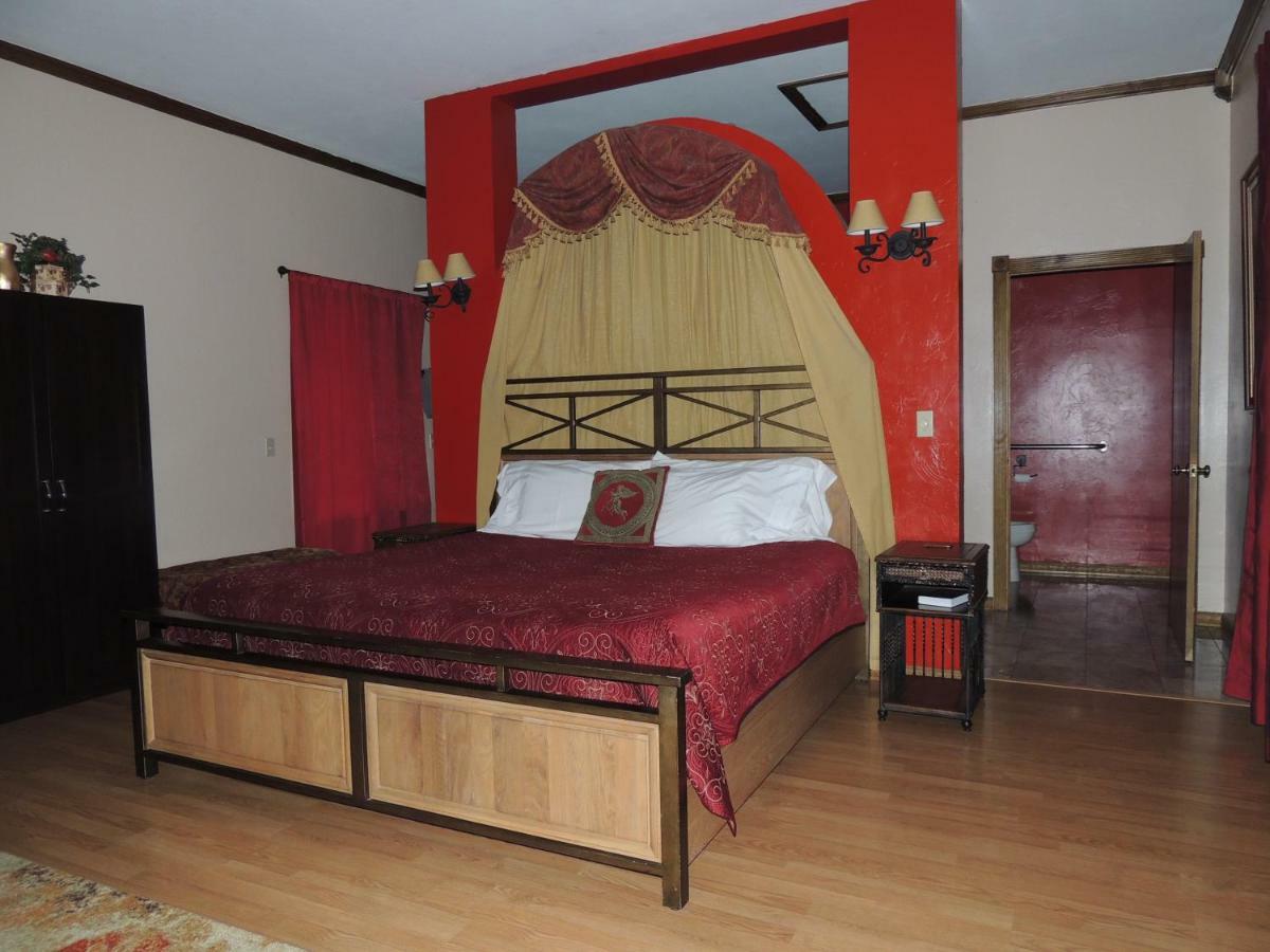 The Whispering Pines Inn Norman Extérieur photo