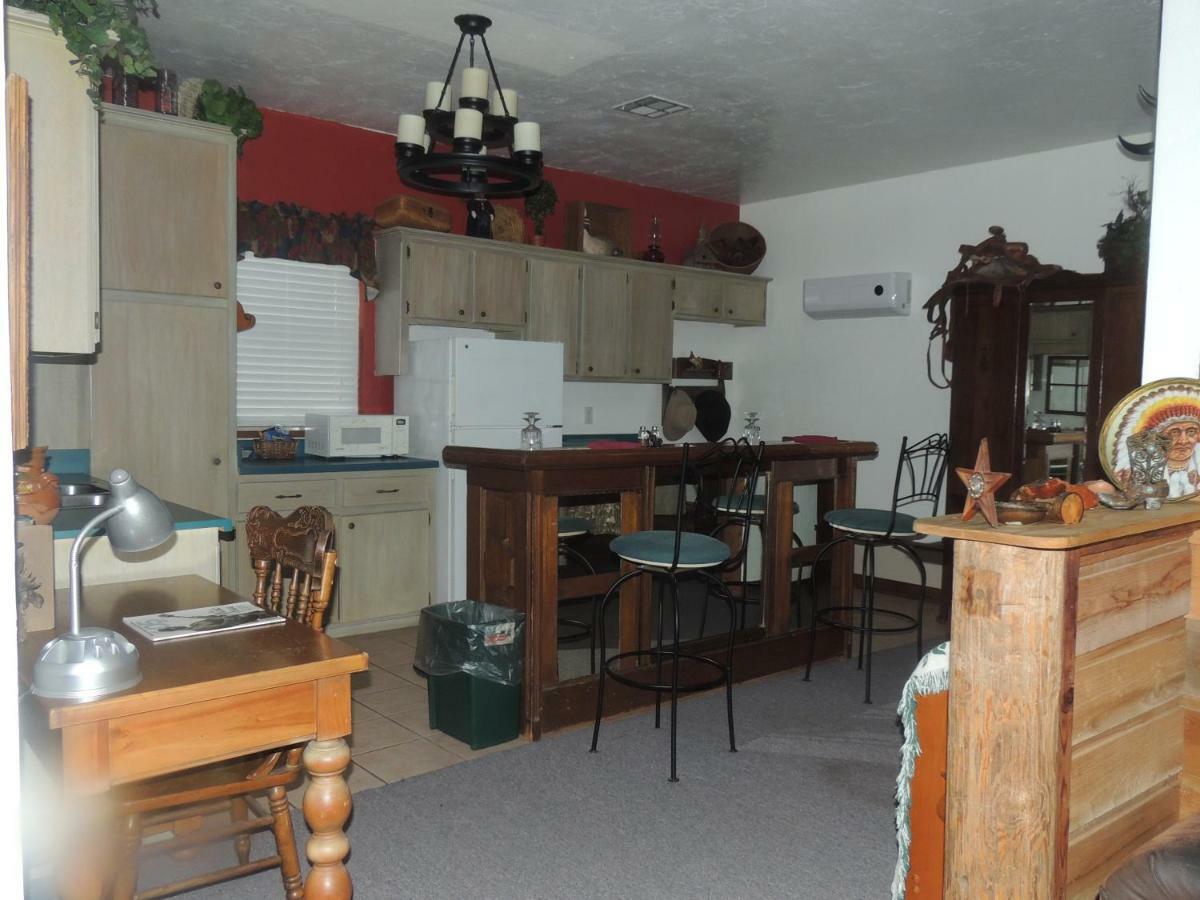 The Whispering Pines Inn Norman Extérieur photo