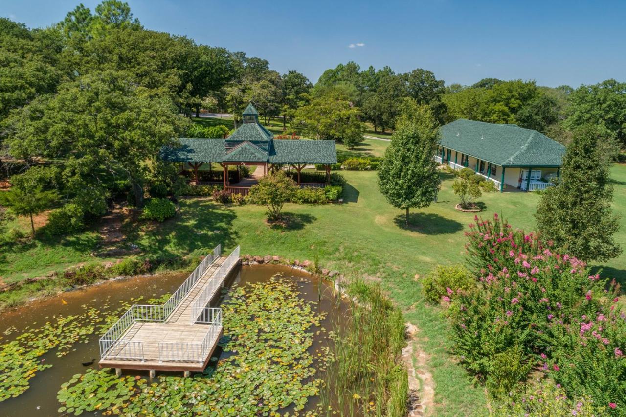 The Whispering Pines Inn Norman Extérieur photo